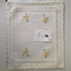 4pc Ubelhor Placemats Linen Embroidered Flowers Crochet Edge Made In Austrian